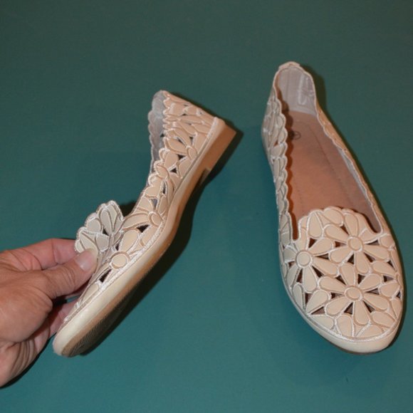 Floral Patched Embroidered Cream Upper Women's Flats Foam Padded Inner Shoes7/38 - Picture 2 of 5